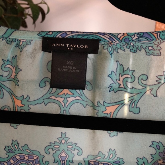 Ann Taylor Paisley Tunic Top - Picture 2 of 3